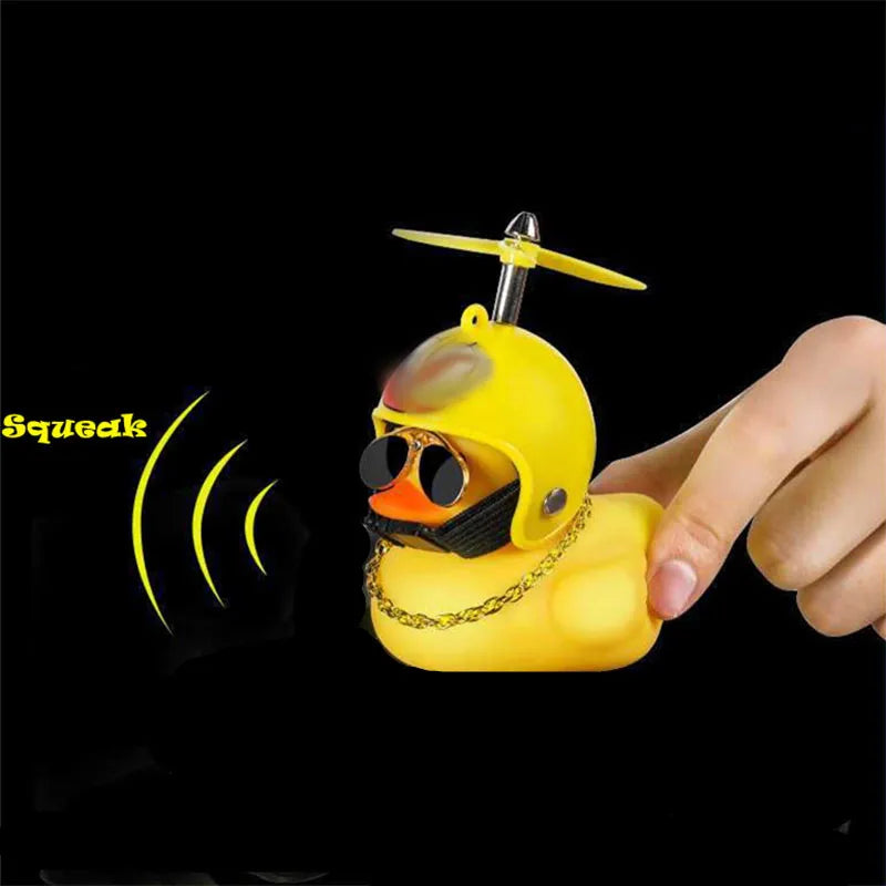 Carro Pato Com Capacete Quebrado Vento Pingente Pequeno Pato Amarelo Estrada Bicicleta Motor Capacete Equitação Ciclismo Acessórios Sem Luzes